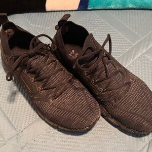 Under Armour Men's Black Athletic Shoes